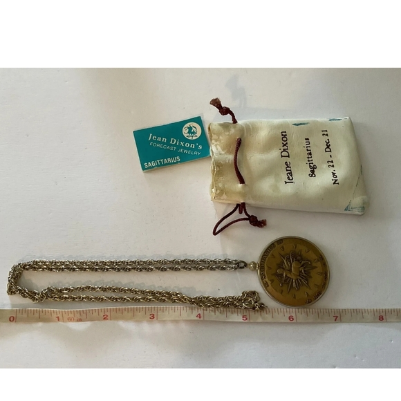 JEANE DIXON Sagittarius medallion gold tone necklace VINTAGE ESTATE JEWELRY - Picture 2 of 6